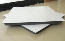 服務(wù)器機(jī)柜能夠立即擺在防靜電地板上邊嗎？